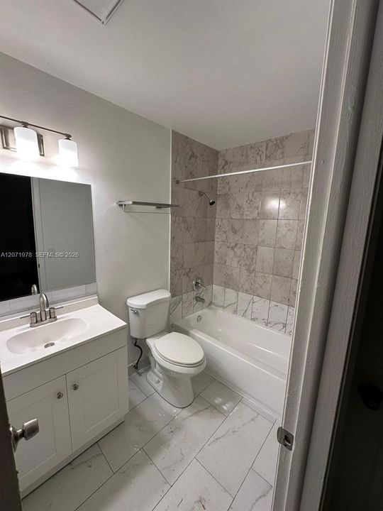 For Rent: $2,300 (3 beds, 2 baths, 994 Square Feet)