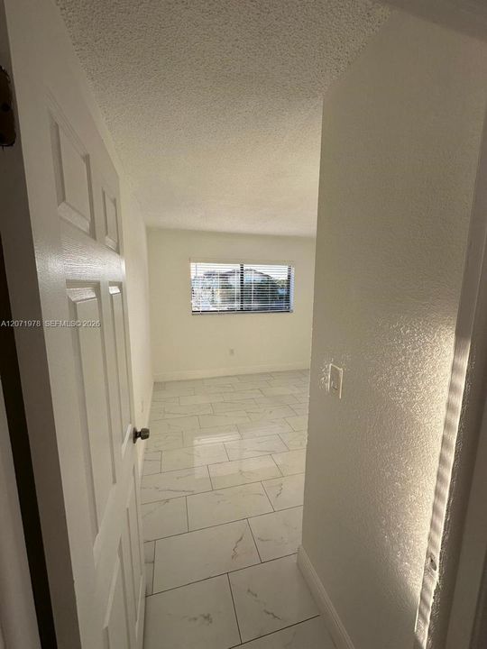 For Rent: $2,300 (3 beds, 2 baths, 994 Square Feet)