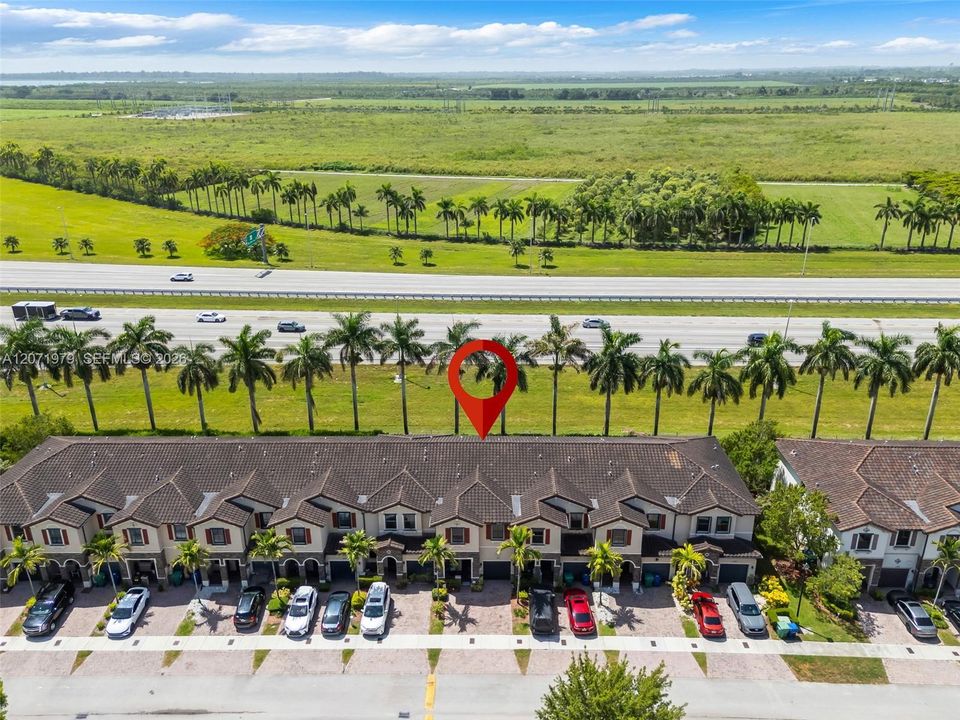 En Venta: $435,000 (3 camas, 3 baños, 1870 Pies cuadrados)