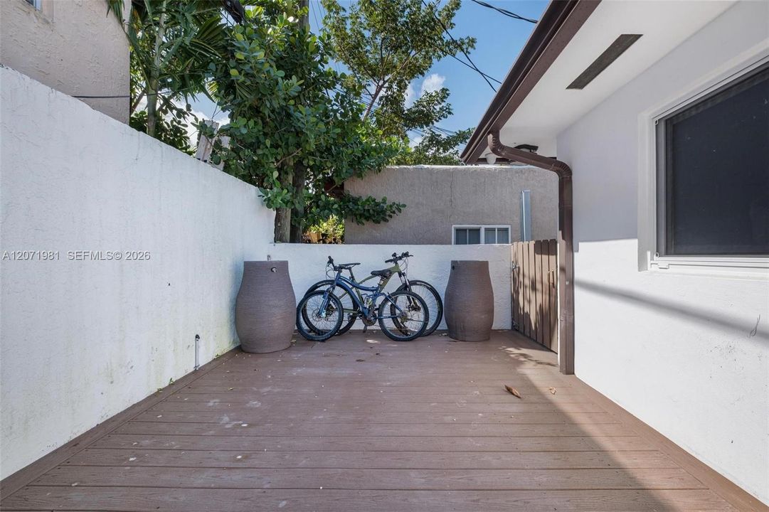 For Rent: $4,950 (3 beds, 2 baths, 2640 Square Feet)