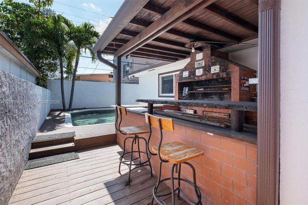For Rent: $4,950 (3 beds, 2 baths, 2640 Square Feet)