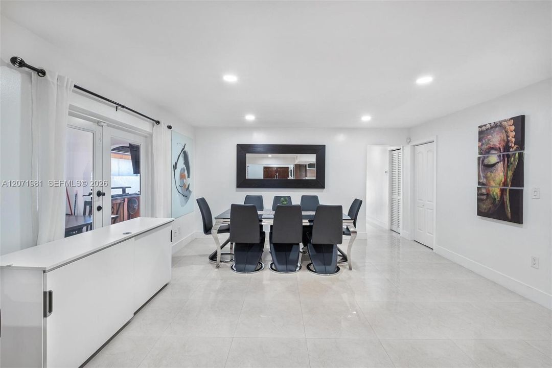 For Rent: $4,950 (3 beds, 2 baths, 2640 Square Feet)
