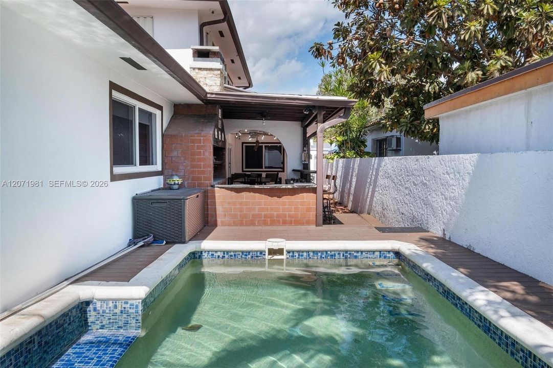 For Rent: $4,950 (3 beds, 2 baths, 2640 Square Feet)