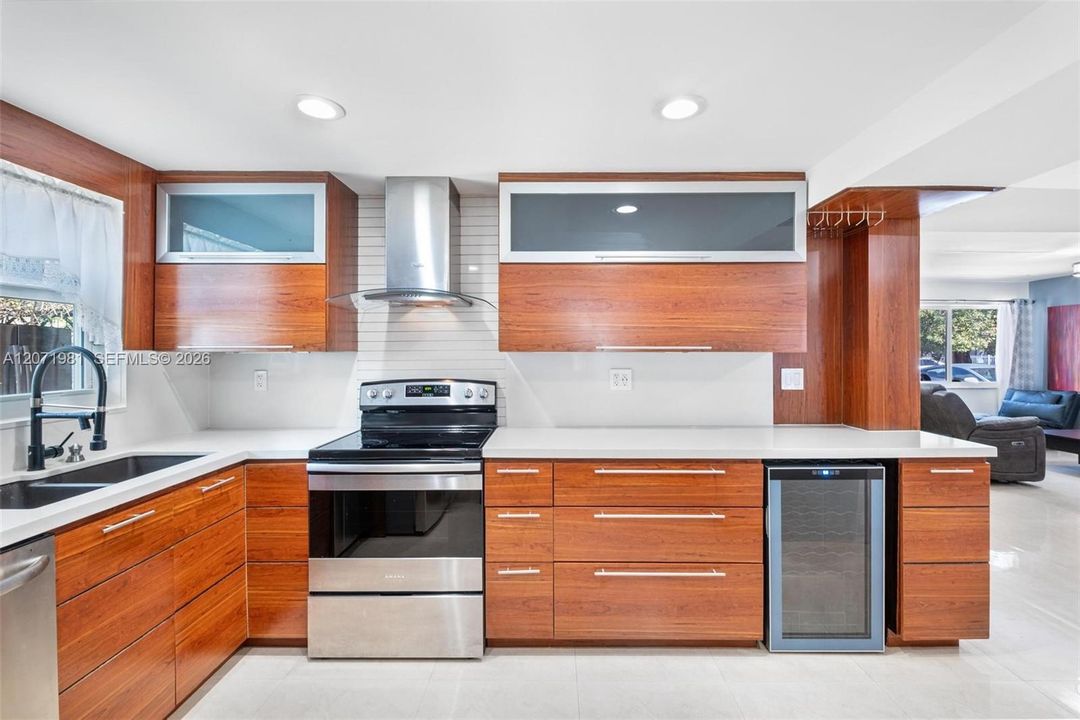 For Rent: $4,950 (3 beds, 2 baths, 2640 Square Feet)