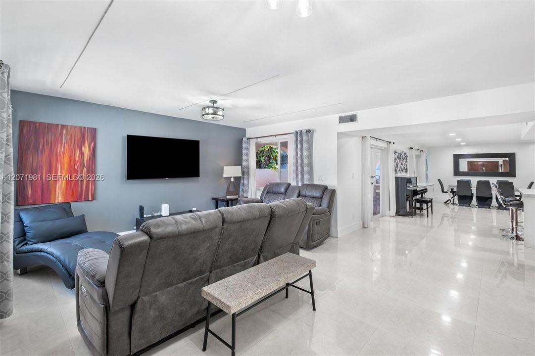 For Rent: $4,950 (3 beds, 2 baths, 2640 Square Feet)