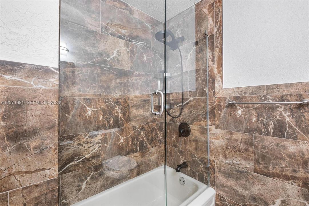 For Rent: $4,950 (3 beds, 2 baths, 2640 Square Feet)
