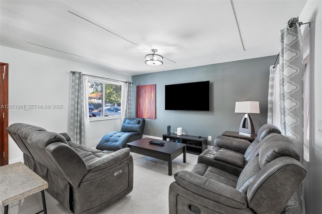 For Rent: $4,950 (3 beds, 2 baths, 2640 Square Feet)