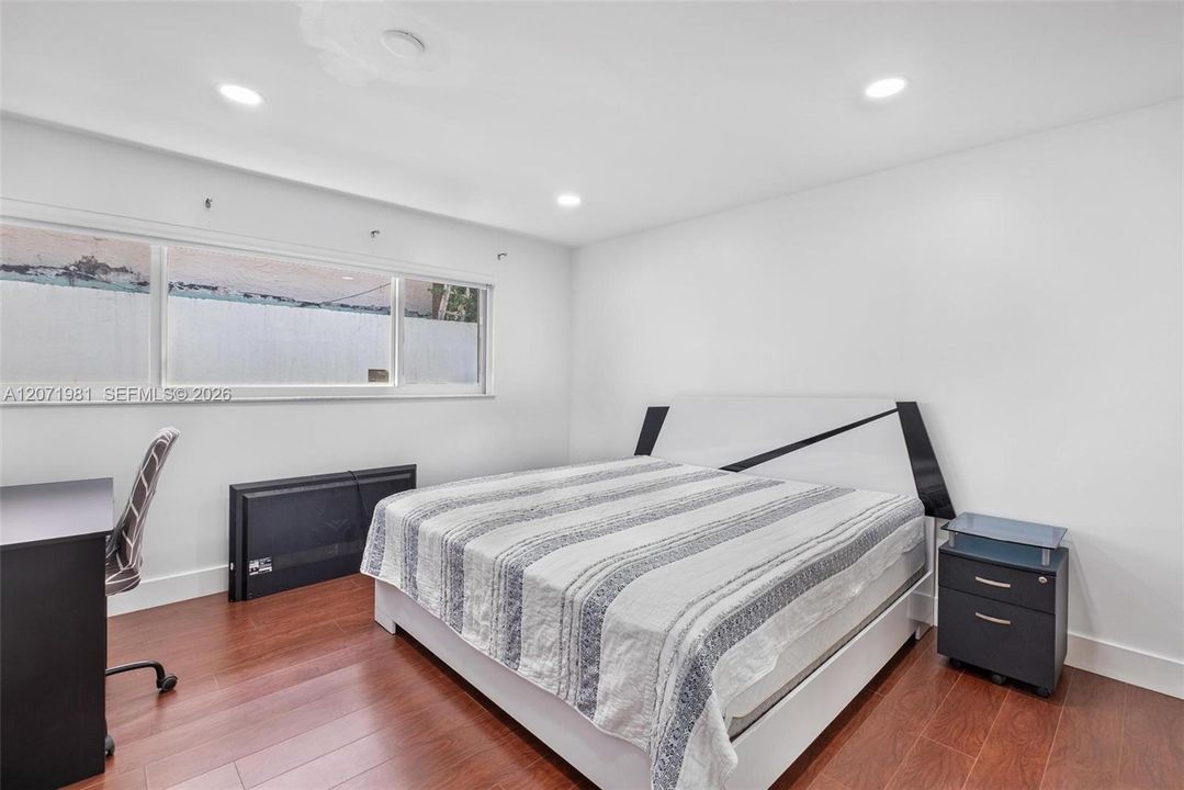 For Rent: $4,950 (3 beds, 2 baths, 2640 Square Feet)