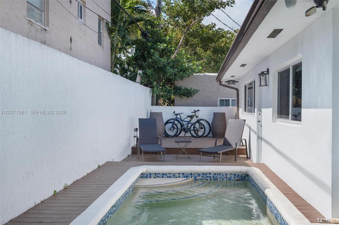 For Rent: $4,950 (3 beds, 2 baths, 2640 Square Feet)