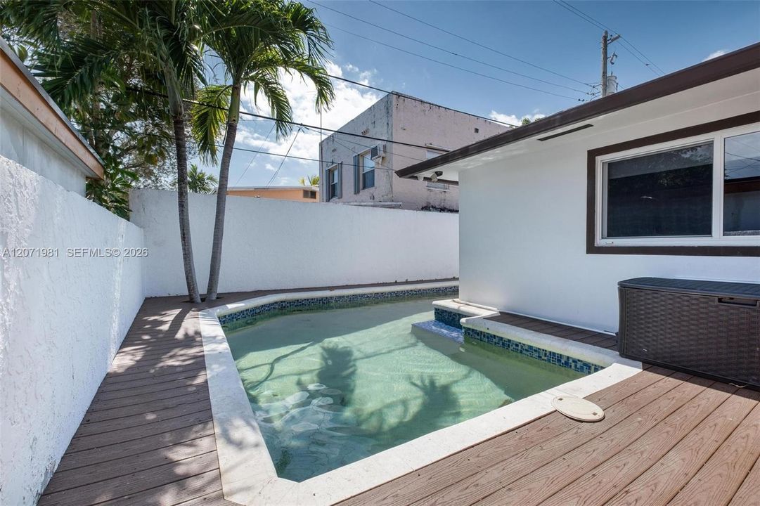 For Rent: $4,950 (3 beds, 2 baths, 2640 Square Feet)