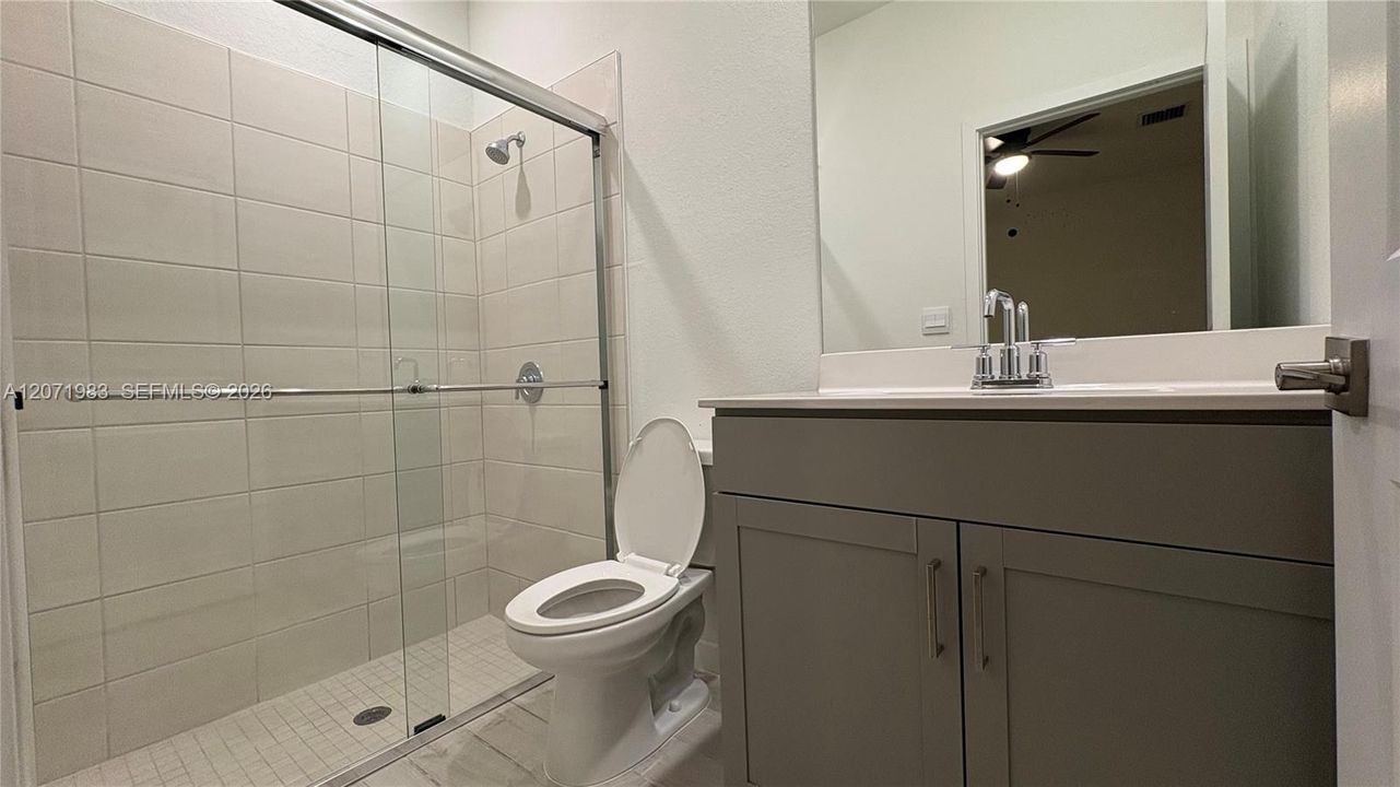 For Rent: $1,850 (1 beds, 1 baths, 2980 Square Feet)