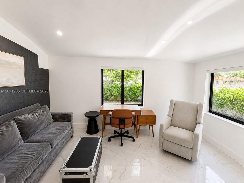 For Sale: $960,000 (3 beds, 2 baths, 1468 Square Feet)