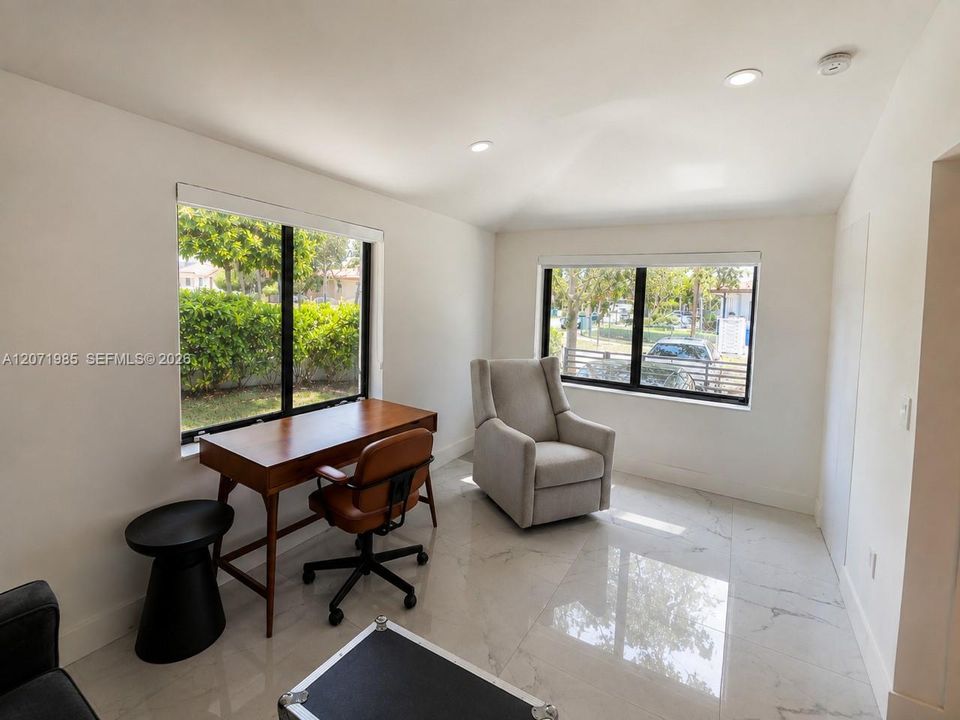 For Sale: $960,000 (3 beds, 2 baths, 1468 Square Feet)