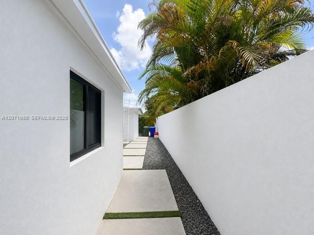 For Sale: $960,000 (3 beds, 2 baths, 1468 Square Feet)