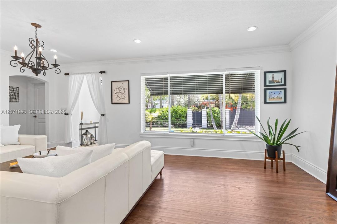 For Sale: $1,200,000 (3 beds, 3 baths, 1855 Square Feet)