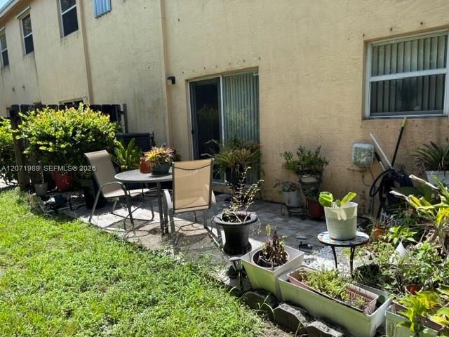 For Sale: $410,000 (3 beds, 2 baths, 1464 Square Feet)