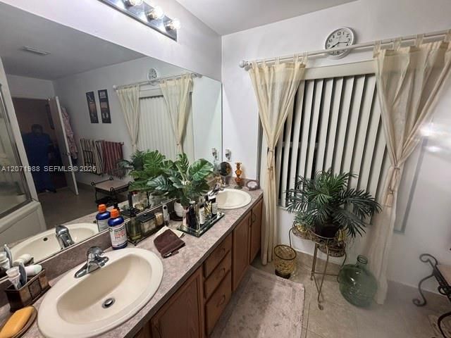 For Sale: $410,000 (3 beds, 2 baths, 1464 Square Feet)