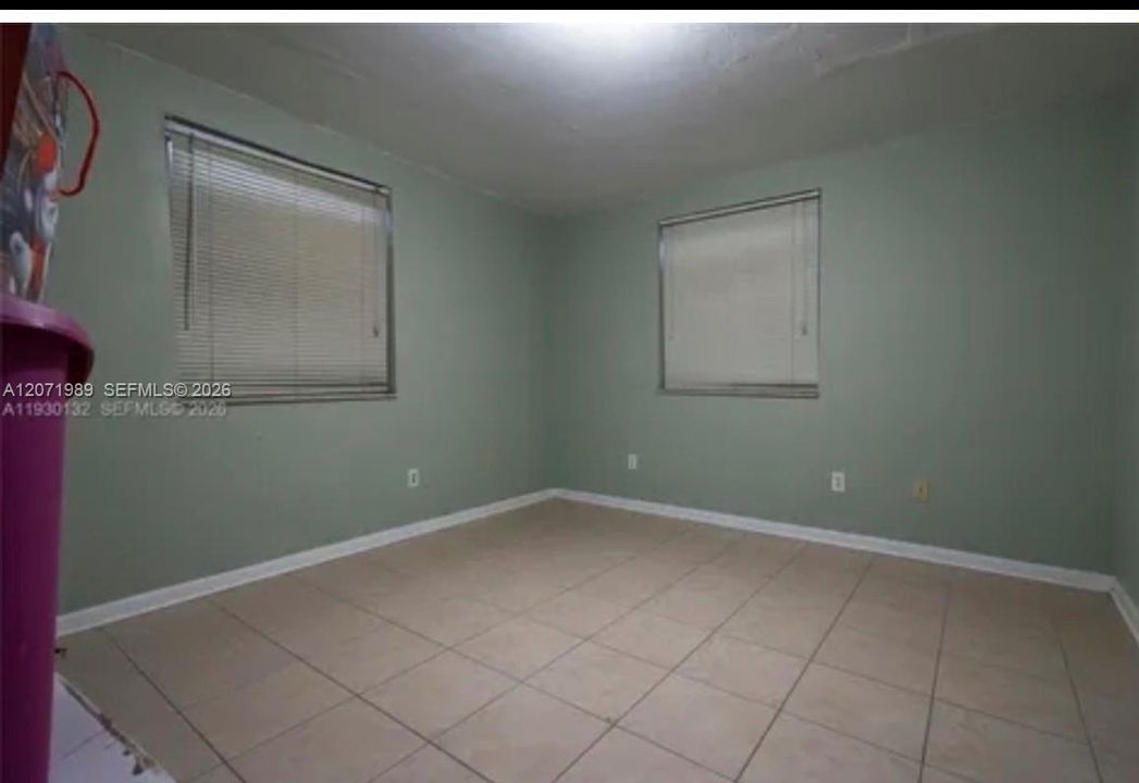 For Sale: $750,000 (5 beds, 2 baths, 1980 Square Feet)