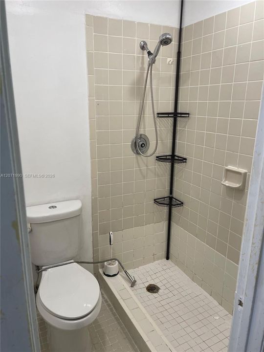 For Rent: $2,350 (2 beds, 2 baths, 812 Square Feet)