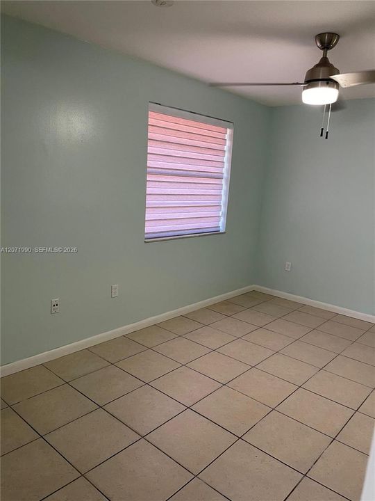 For Rent: $2,350 (2 beds, 2 baths, 812 Square Feet)