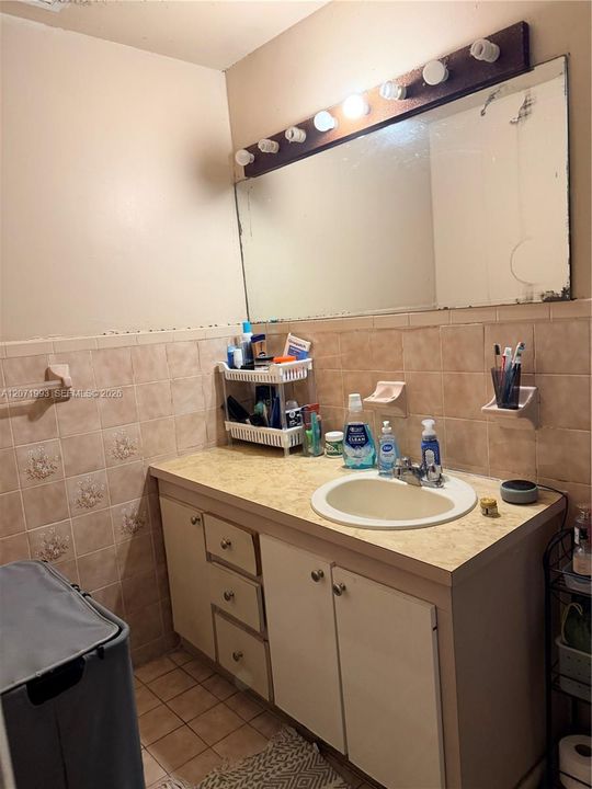 For Sale: $500,000 (0 beds, 0 baths, 1886 Square Feet)