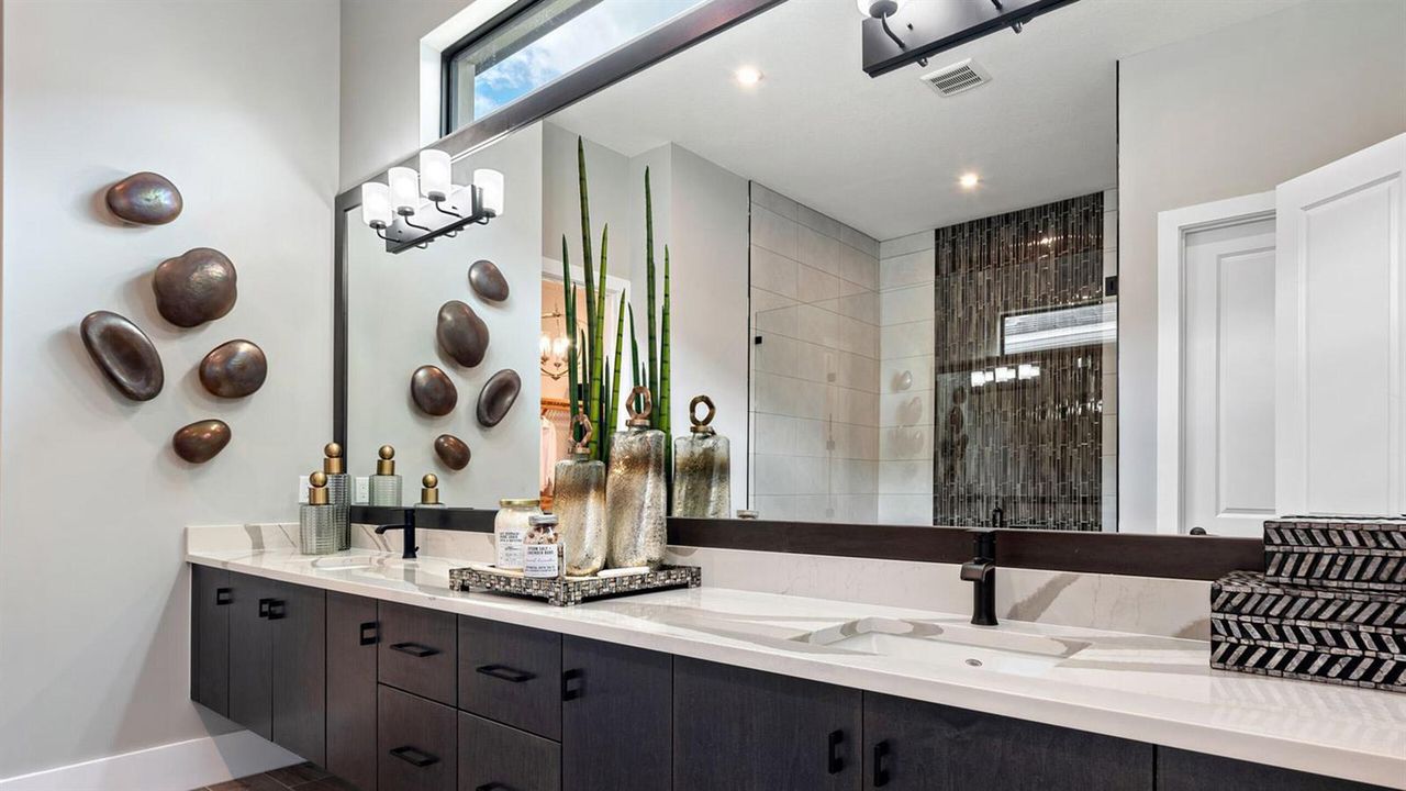 ac-waverlymodel-masterbath3