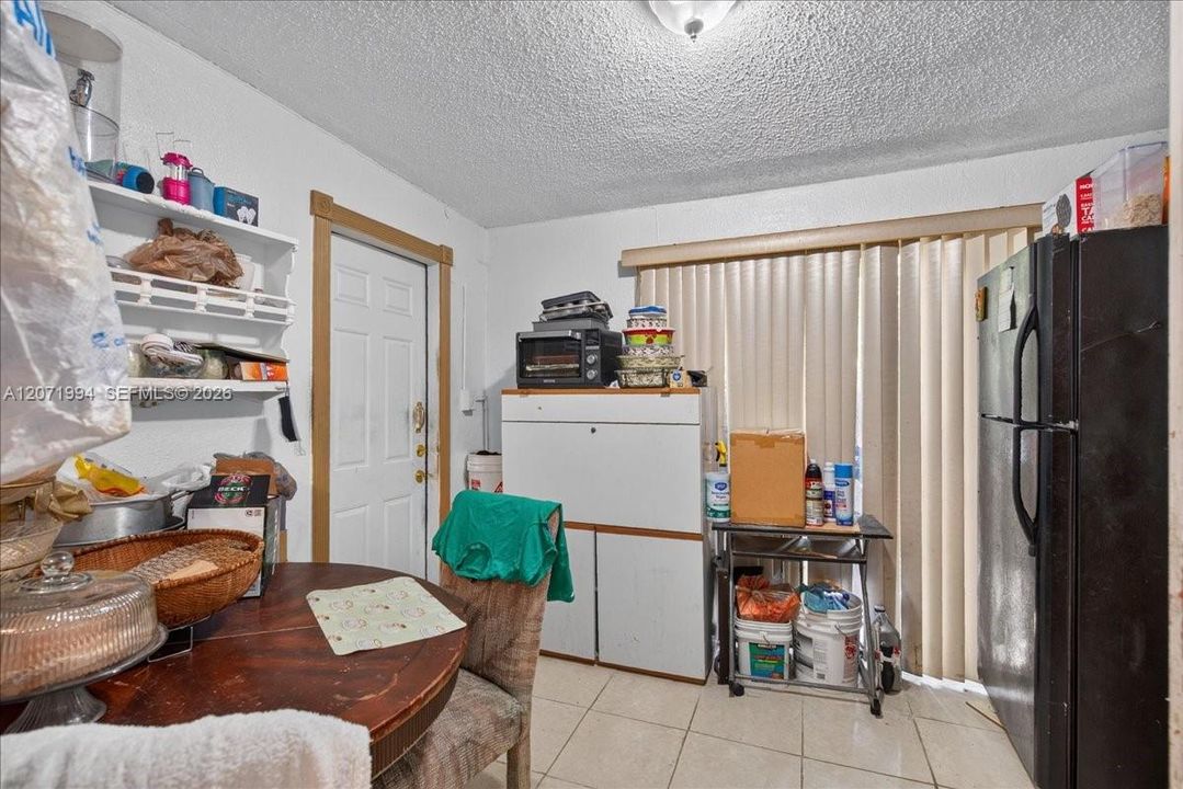 For Sale: $389,900 (3 beds, 1 baths, 1020 Square Feet)