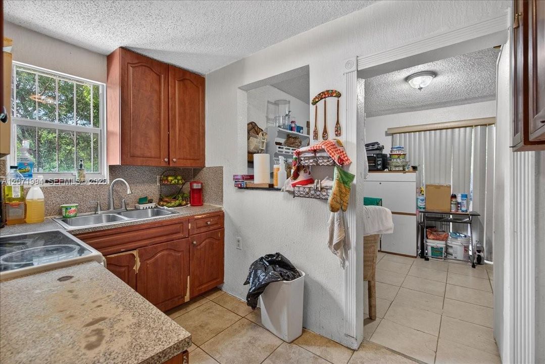 For Sale: $389,900 (3 beds, 1 baths, 1020 Square Feet)