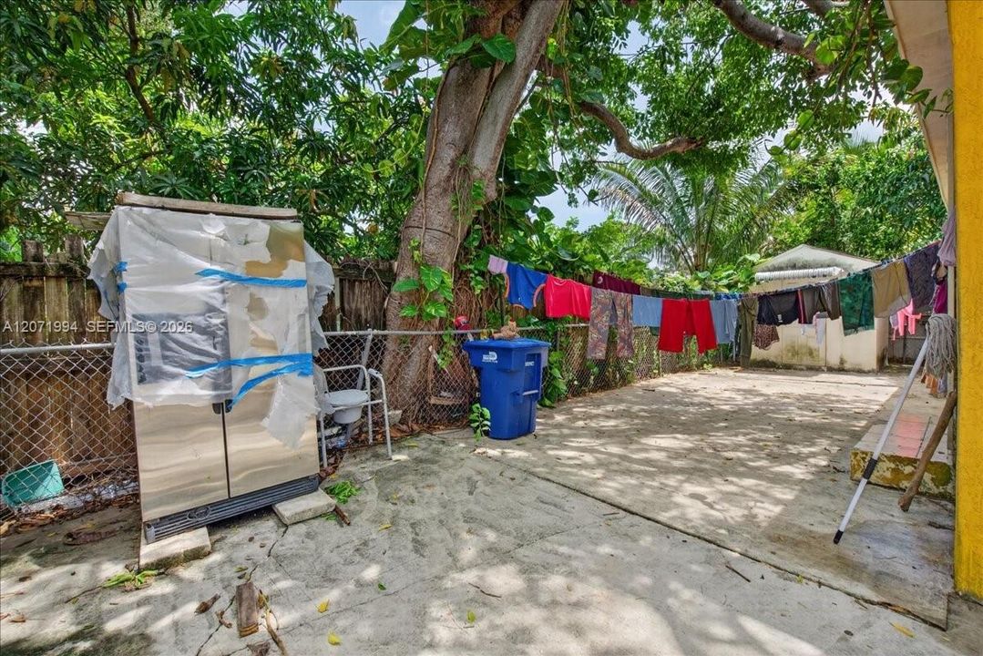 For Sale: $389,900 (3 beds, 1 baths, 1020 Square Feet)
