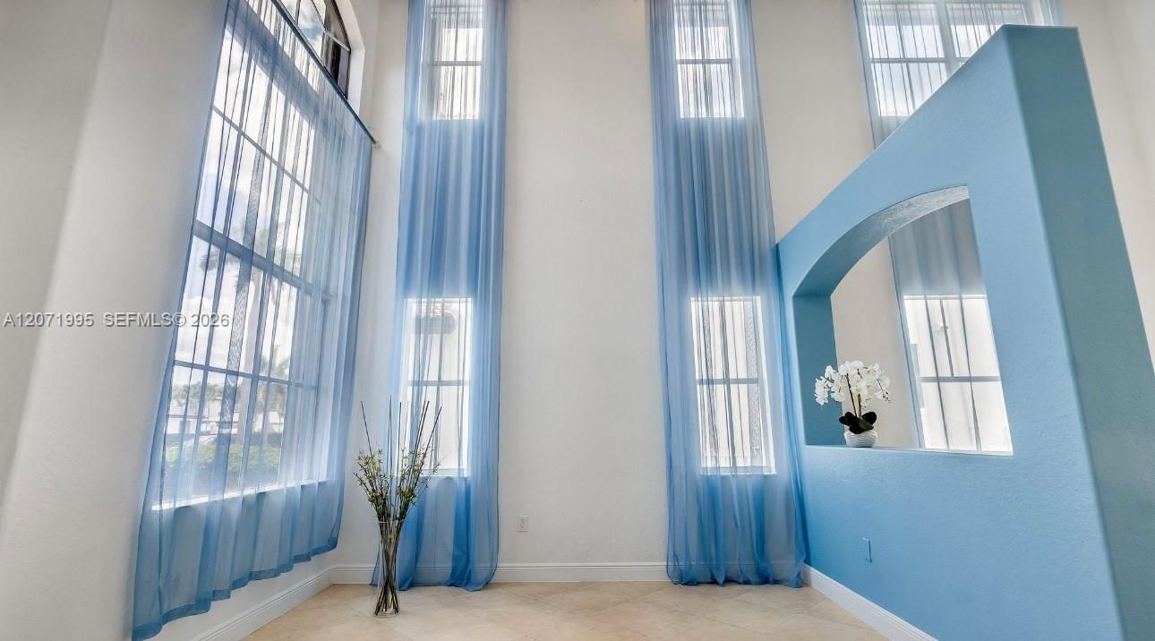 For Rent: $5,700 (4 beds, 3 baths, 2627 Square Feet)