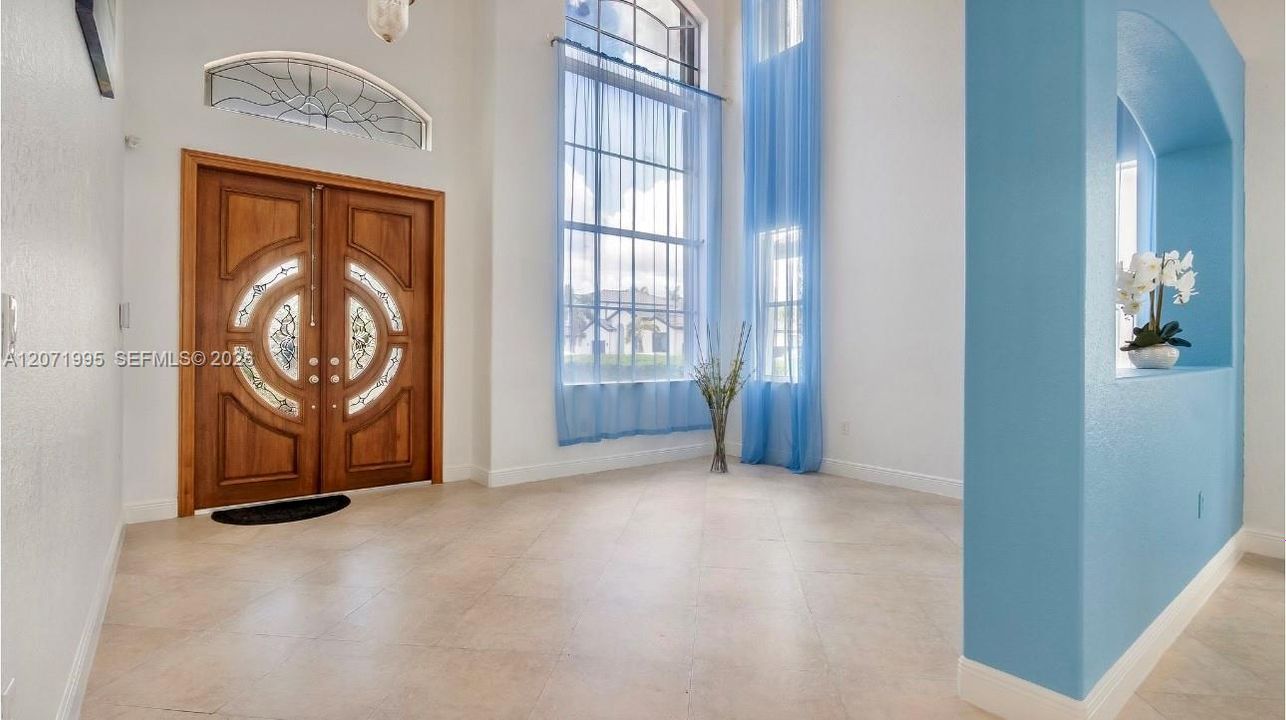 For Rent: $5,700 (4 beds, 3 baths, 2627 Square Feet)