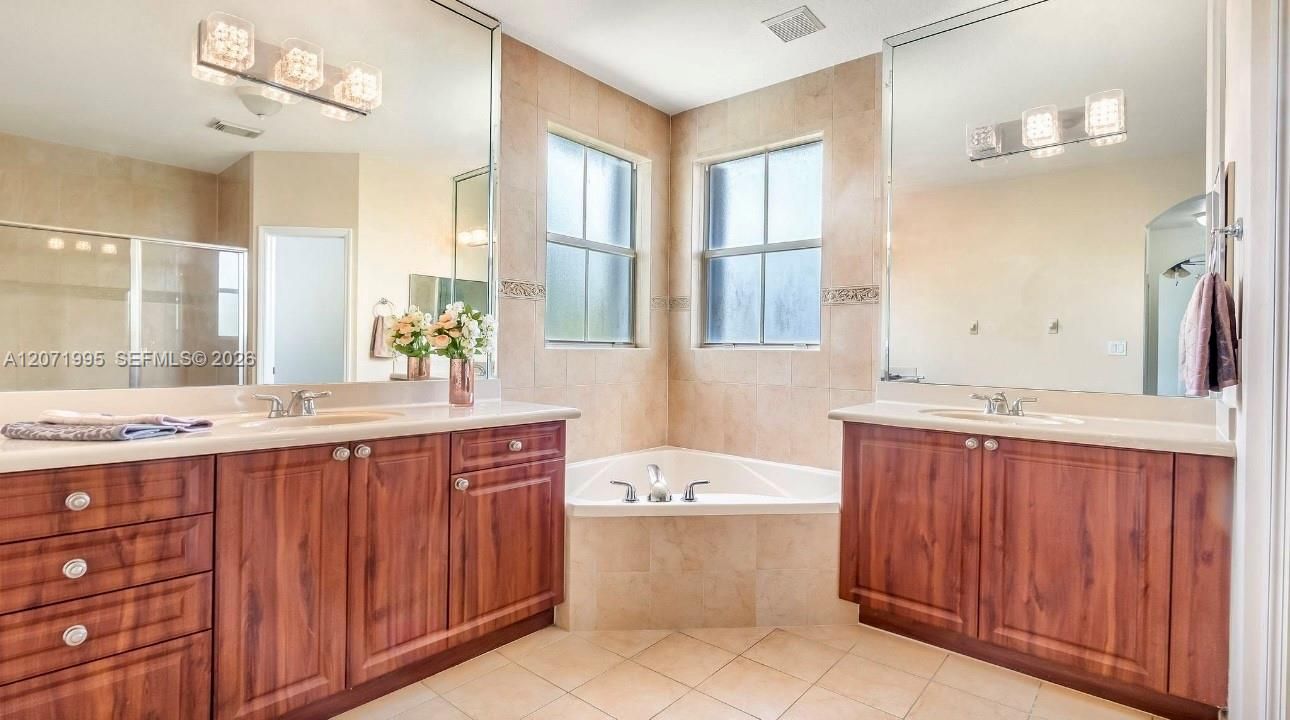 For Rent: $5,700 (4 beds, 3 baths, 2627 Square Feet)