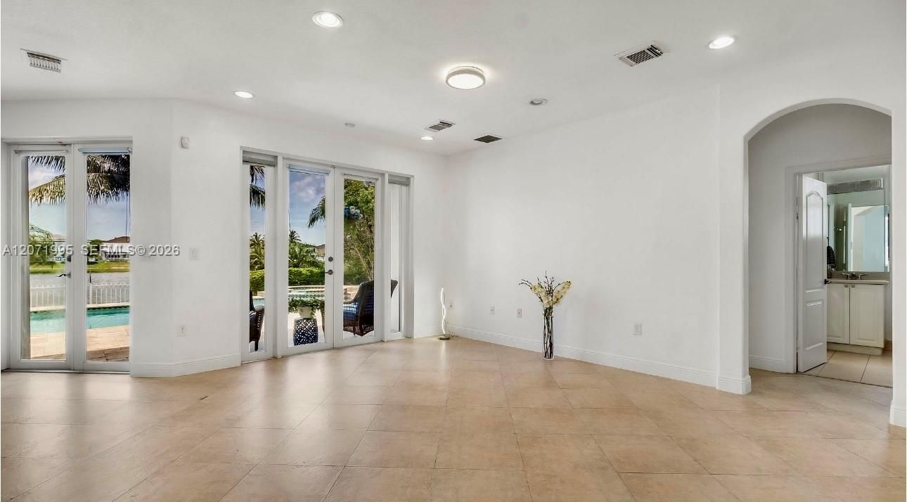 For Rent: $5,700 (4 beds, 3 baths, 2627 Square Feet)