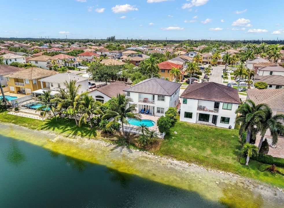 For Rent: $5,700 (4 beds, 3 baths, 2627 Square Feet)