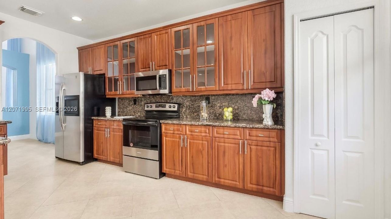 For Rent: $5,700 (4 beds, 3 baths, 2627 Square Feet)