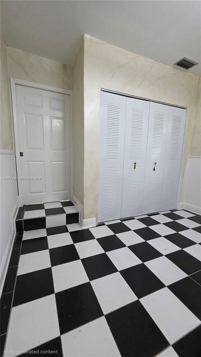 Additional Room/bedroom