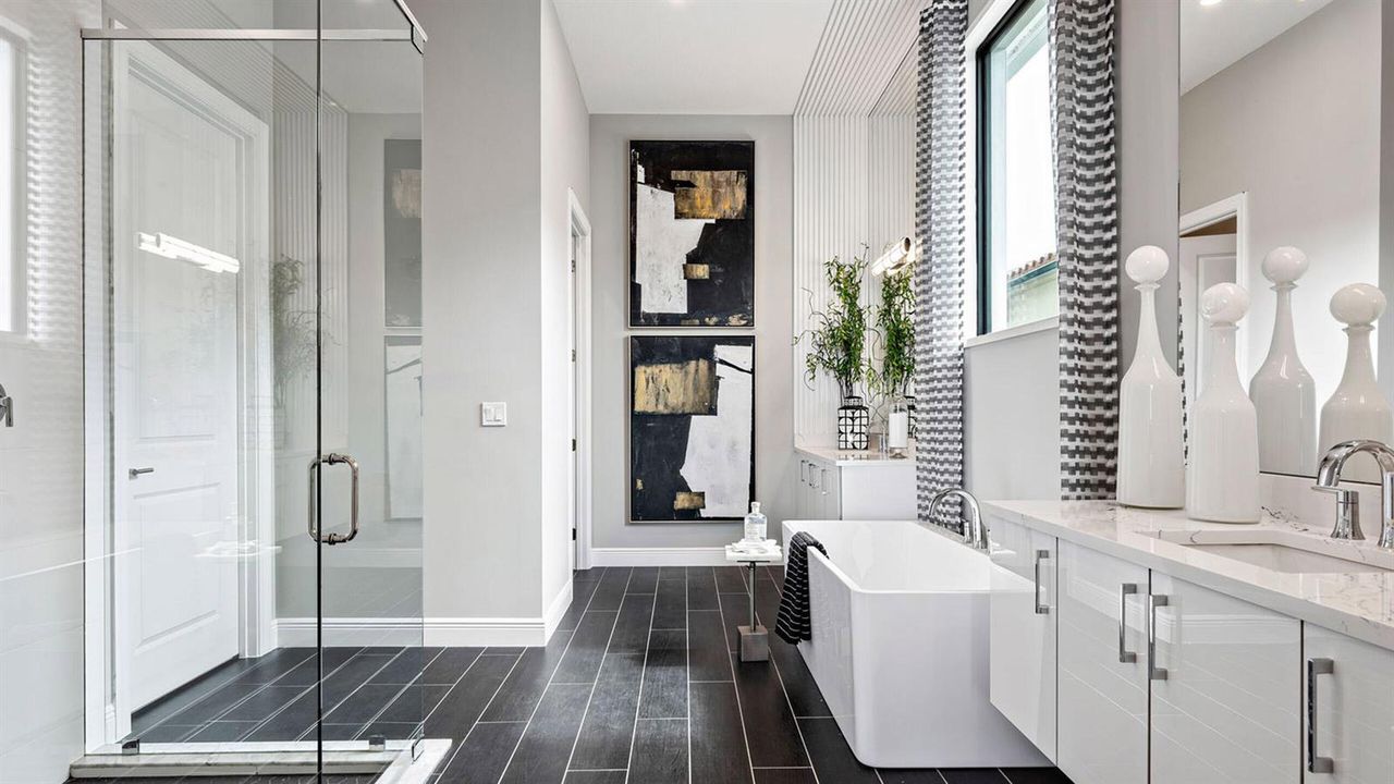ac-victoriamodel-masterbath