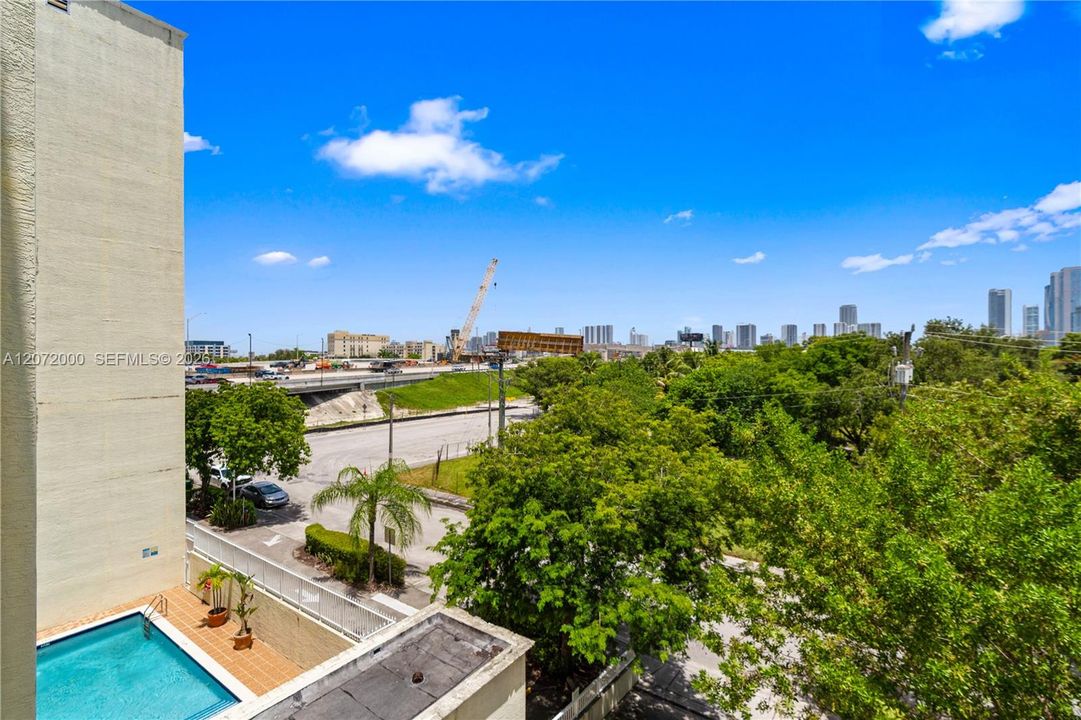 For Rent: $2,250 (1 beds, 1 baths, 788 Square Feet)