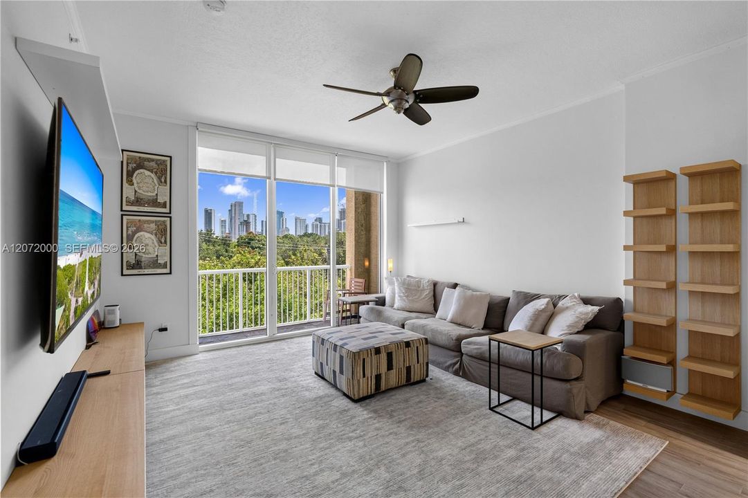 For Rent: $2,250 (1 beds, 1 baths, 788 Square Feet)