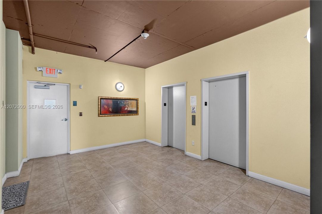 For Rent: $2,250 (1 beds, 1 baths, 788 Square Feet)