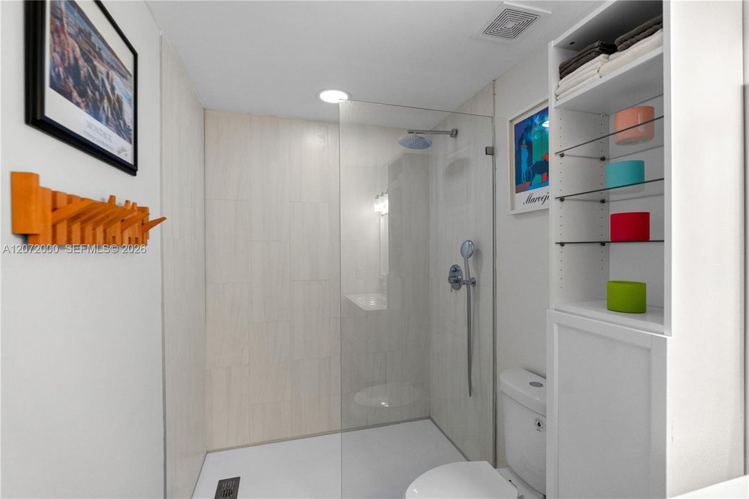 For Rent: $2,250 (1 beds, 1 baths, 788 Square Feet)
