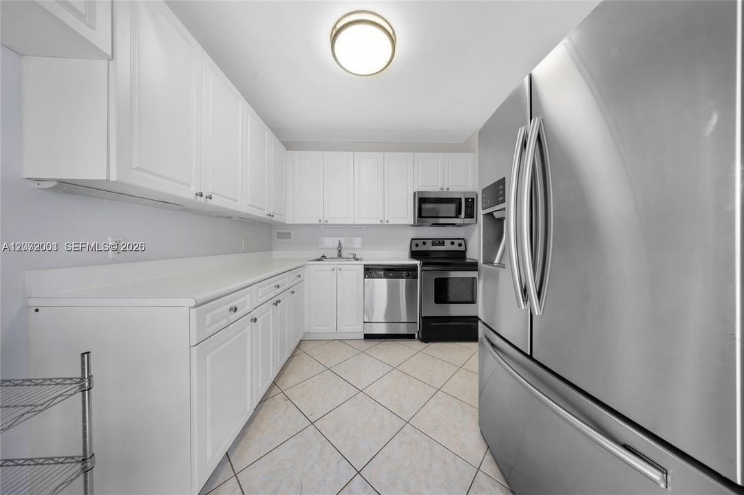 For Rent: $3,000 (2 beds, 2 baths, 1178 Square Feet)