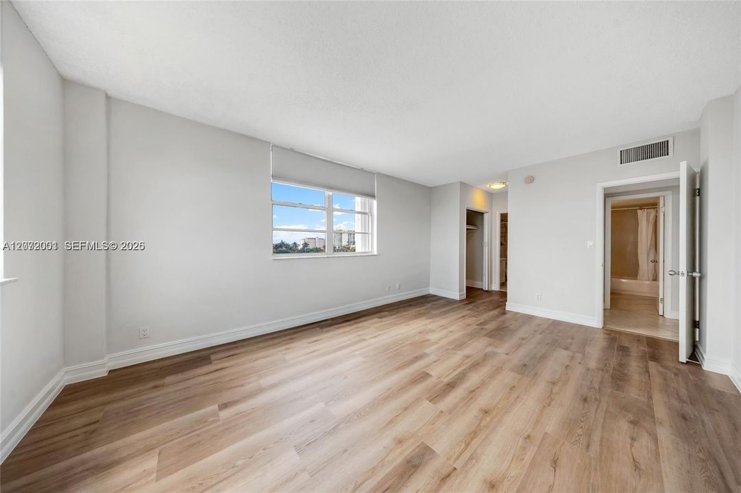 For Rent: $3,000 (2 beds, 2 baths, 1178 Square Feet)