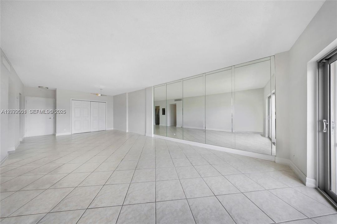 For Rent: $3,000 (2 beds, 2 baths, 1178 Square Feet)