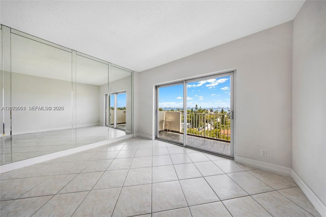 For Rent: $3,000 (2 beds, 2 baths, 1178 Square Feet)