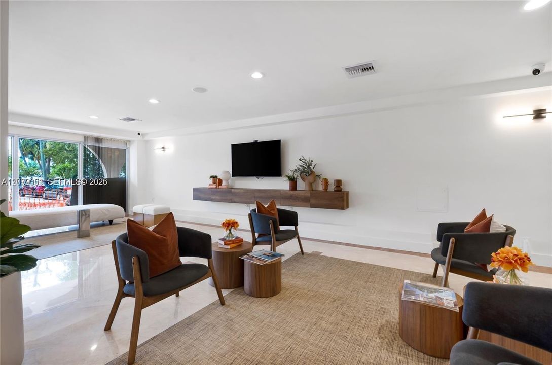 For Rent: $3,000 (2 beds, 2 baths, 1178 Square Feet)