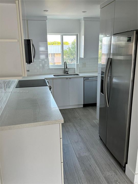 For Rent: $2,600 (2 beds, 2 baths, 1042 Square Feet)