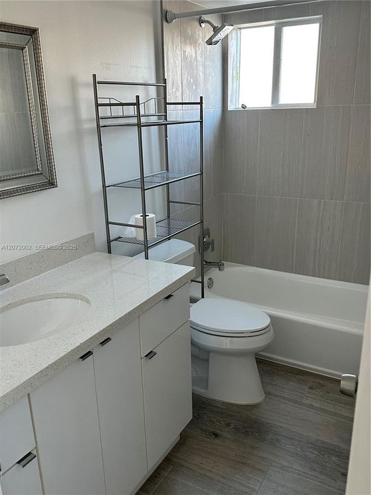 For Rent: $2,600 (2 beds, 2 baths, 1042 Square Feet)