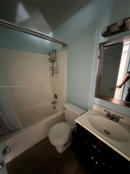 full bath with tub