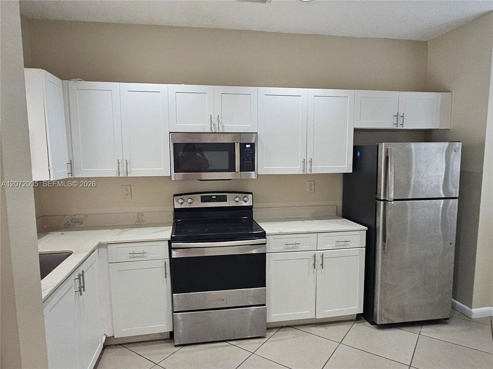 For Rent: $3,950 (3 beds, 3 baths, 1556 Square Feet)